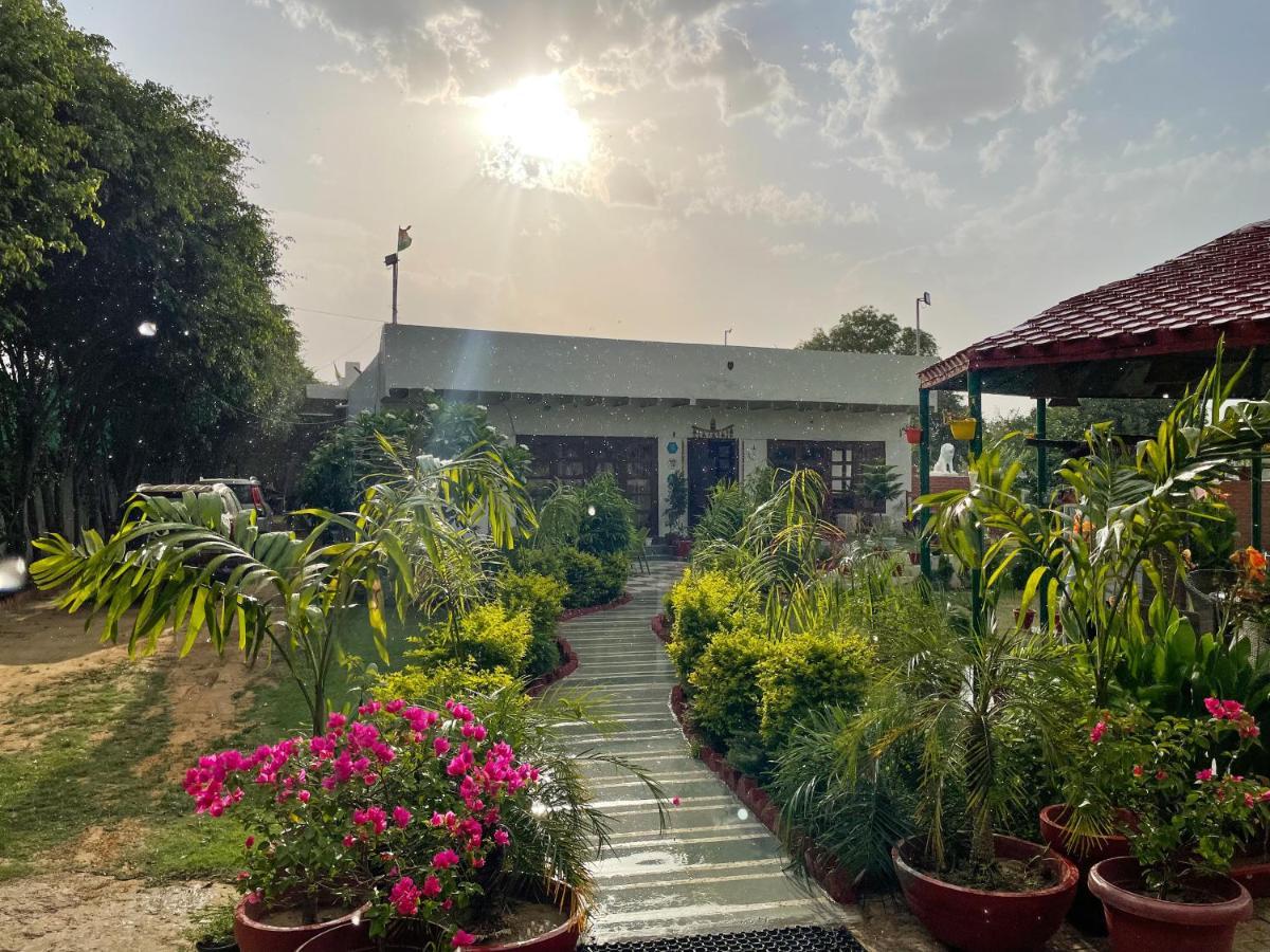 The Singh Farm Cosy Private Pool Farm Villa Ґурґаон Екстер'єр фото