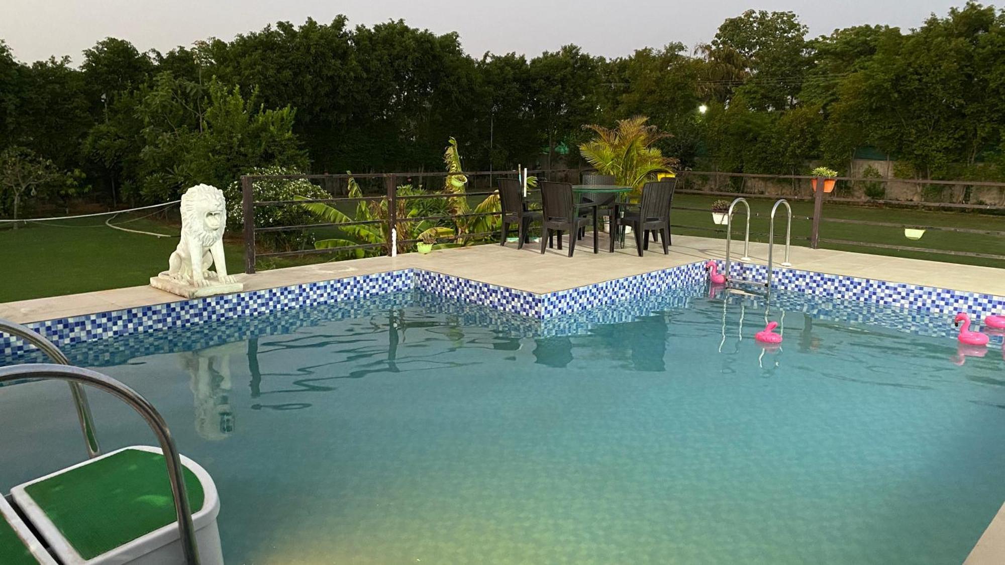 The Singh Farm Cosy Private Pool Farm Villa Ґурґаон Екстер'єр фото