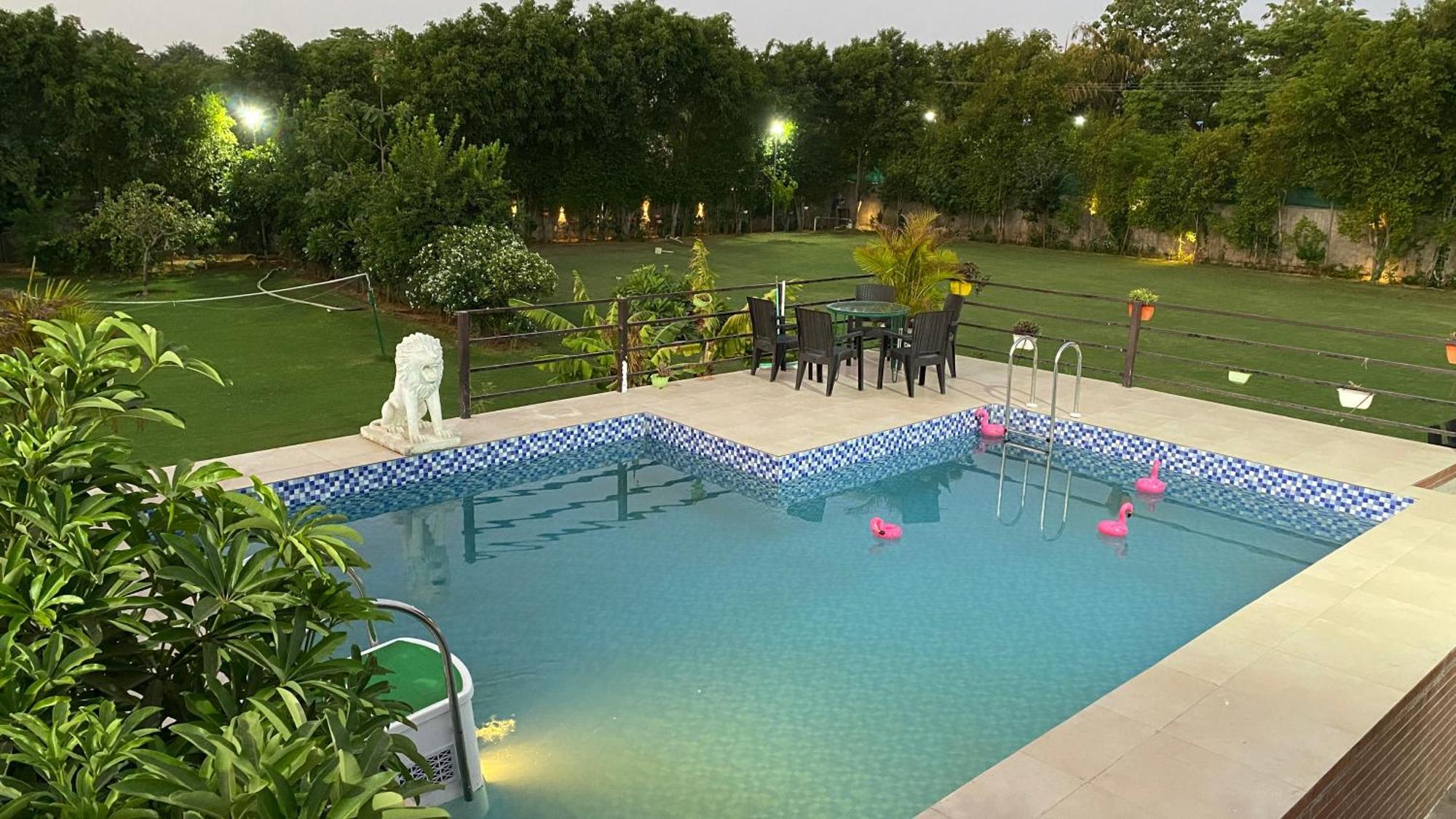 The Singh Farm Cosy Private Pool Farm Villa Ґурґаон Екстер'єр фото